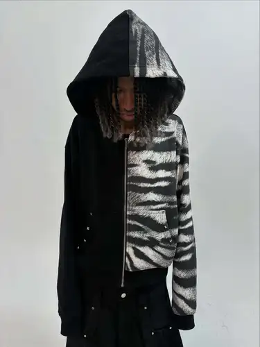 Imagen 2 del producto Abrigo Yin Yang personalizado de Hip Hop europeo y americano, patrón de cebra, remache empalmado, sudadera holgada negra con cremallera para hombres y mujeres