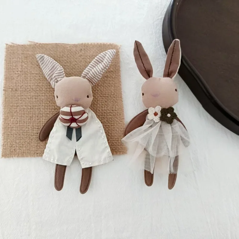 

Brooch Forest Style Suit Skirt Bunny Flower Doll Cotton Linen Fabric Cartoon Pin for Wedding Couple Daily Decoration Premium