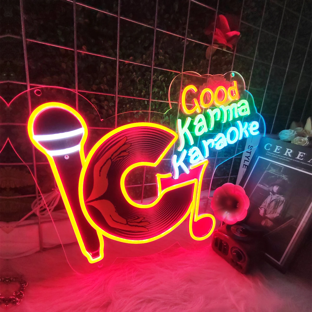 Record-shaped pattern neon lights, suitable for room decoration, photo frame decoration, bar party decoration, and creating an a