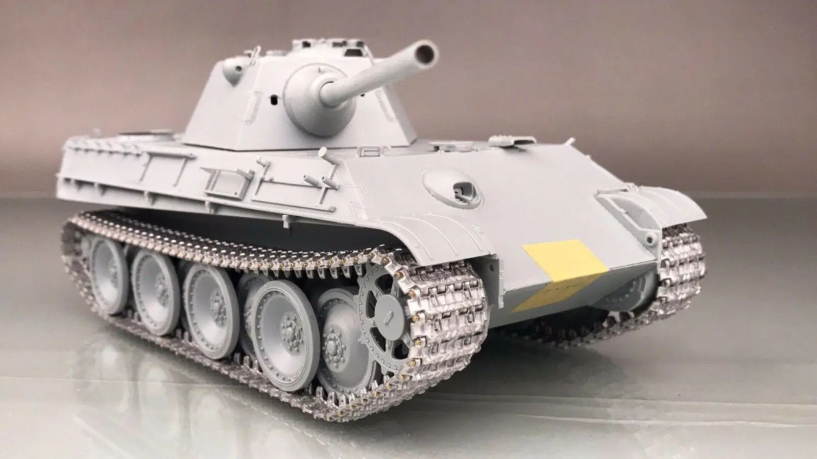 

R Model 35005D 1/35 WWII German Panther Early Type A/G/F Tank Model Metal Track and Pin assemble