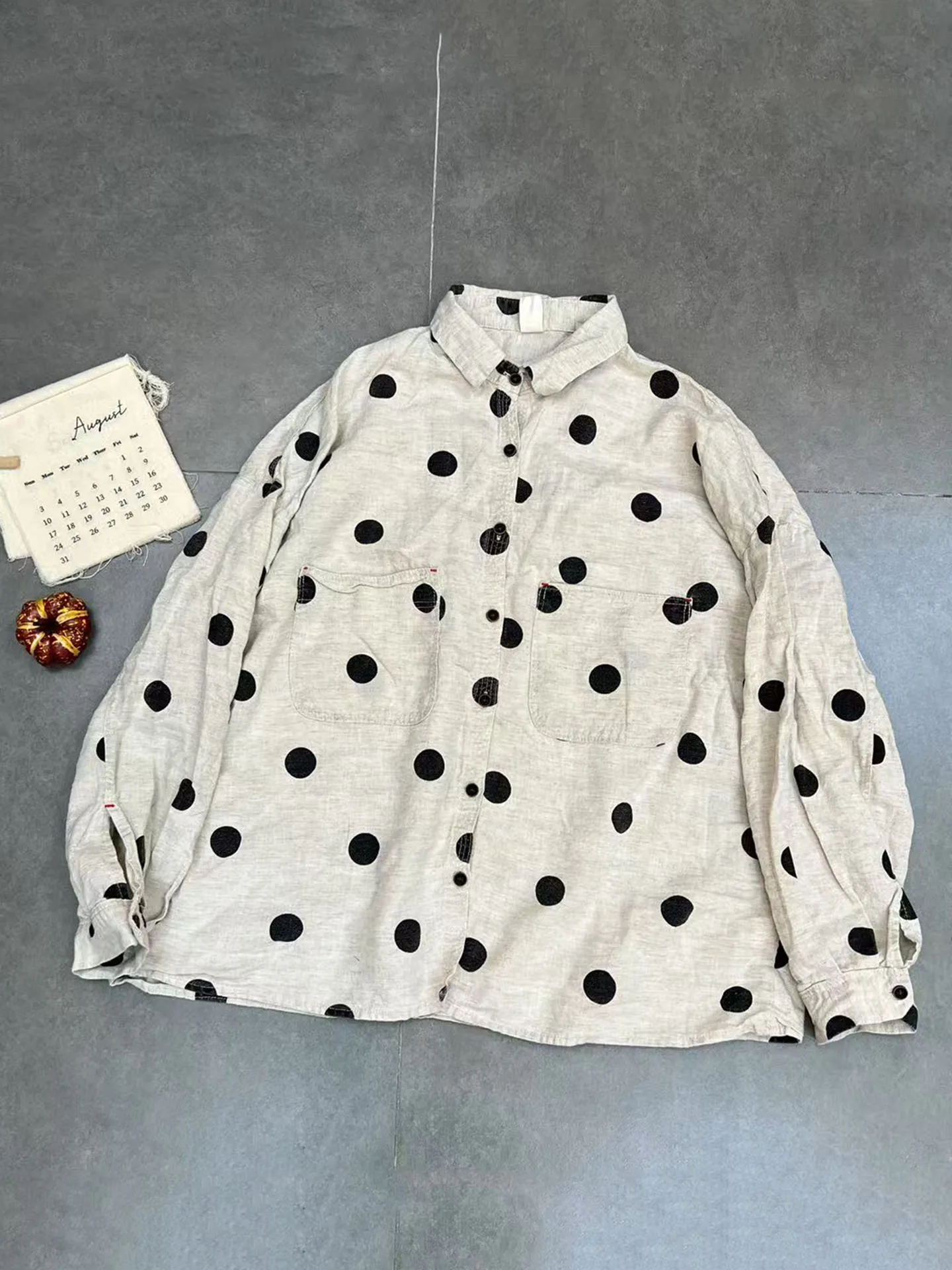 

Ретро-японская повседневная женская рубашка из льна в горошек с длинным рукавом, свободного кроя, с эффектом стройности, модная, с воротником и пуговицами