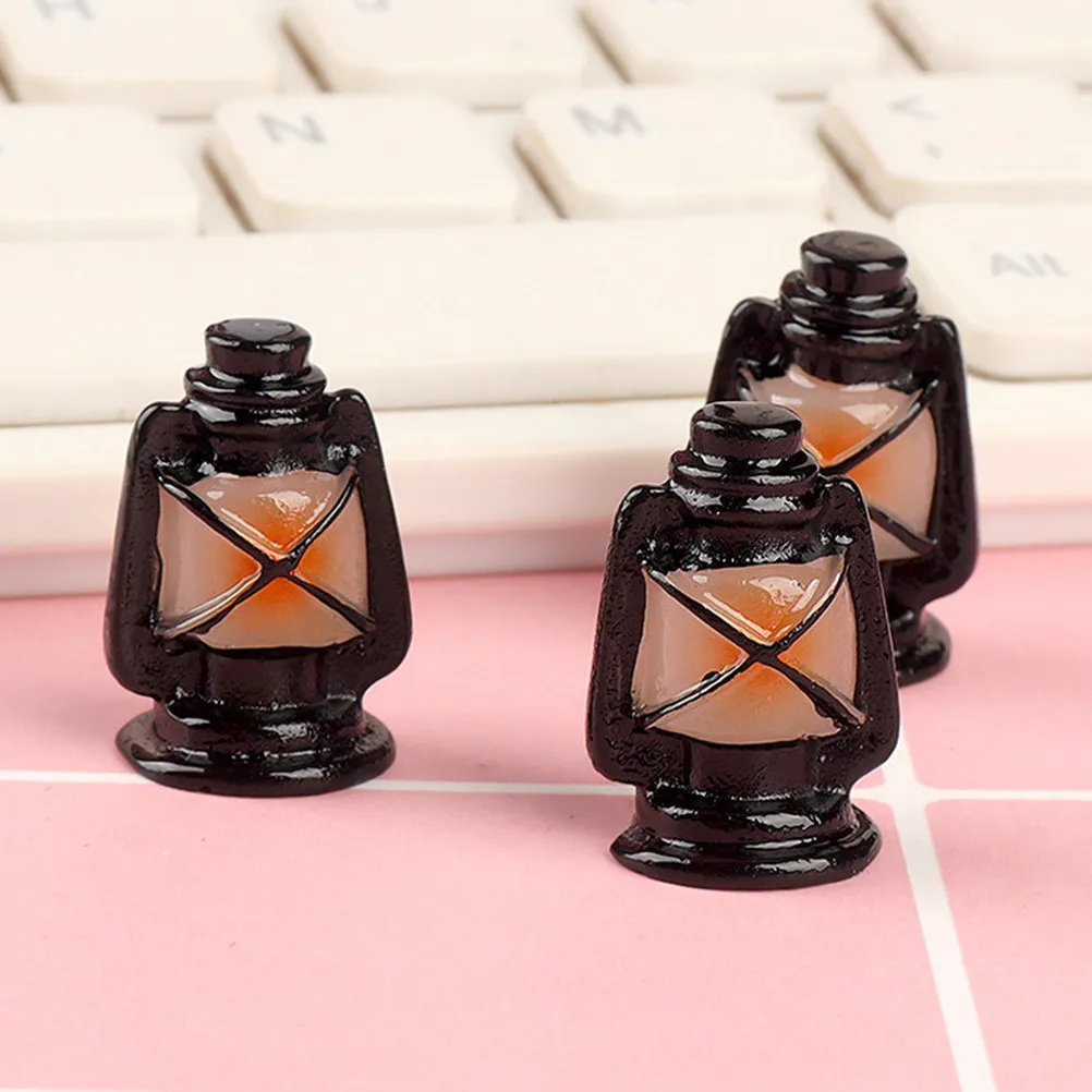 

8Pcs Resin Mini Lantern Vintage Style Decorative Hanging Lamp for Miniature House Accessories Dollhouse Micro Landscape