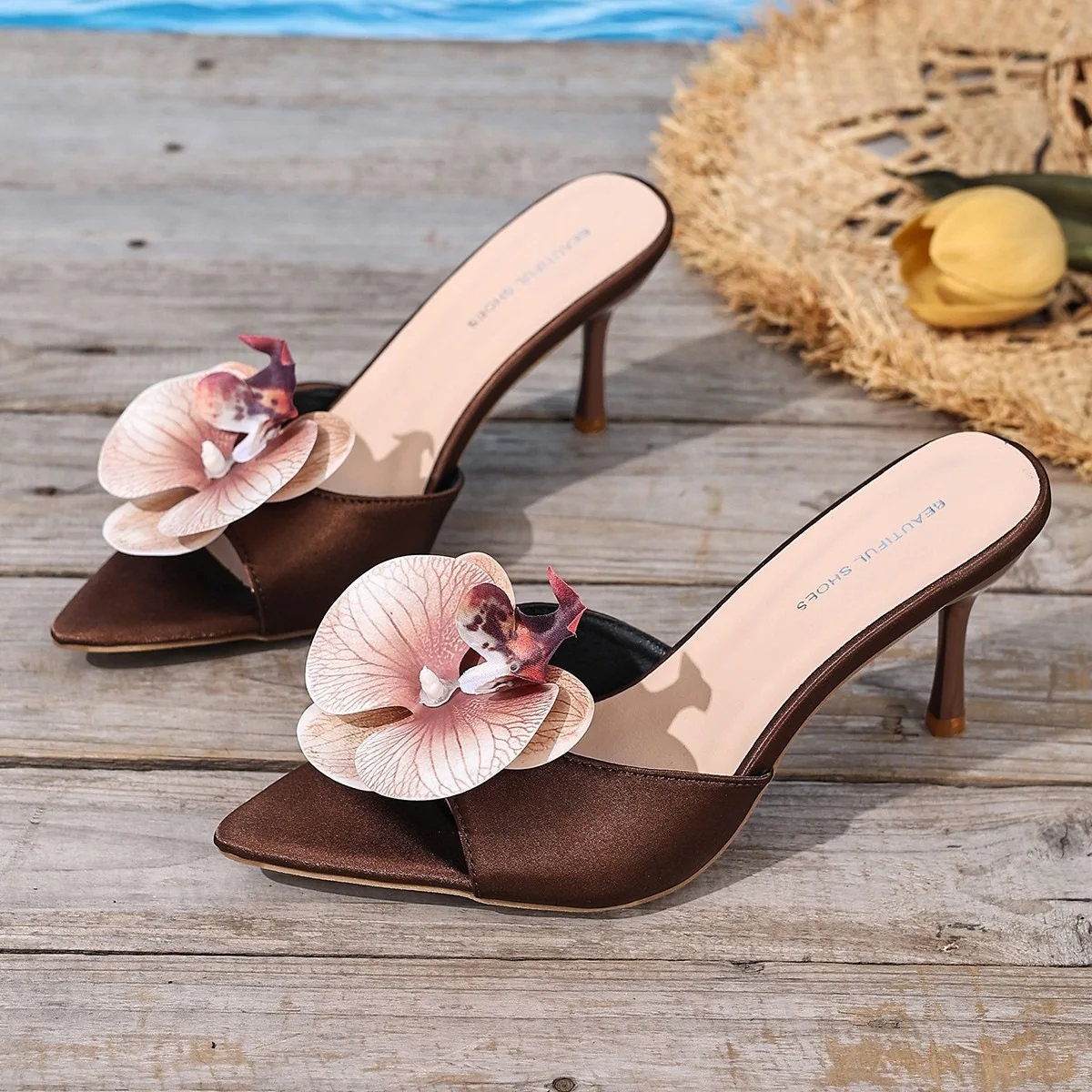 

2026 New Women’s Orchid-Embellished Fashionable and Comfortable Satin High-Heel Sandals — Simple and Versatile High Heels