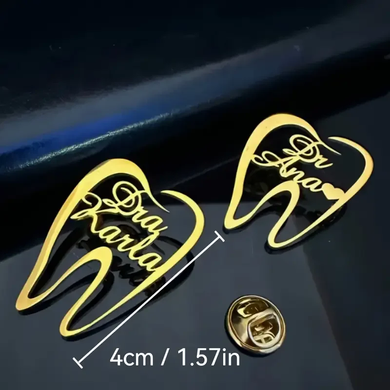 1PC Customized Teeth Dentist Name Brooch Stainless Steel Pins For Women Men Doctor Emblem Jewelry Classic Accessories Daily Wear