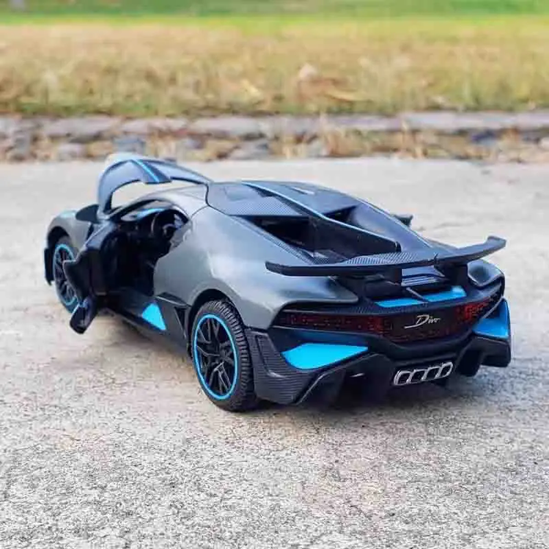 1/32 DIVO スーパースポーツカー 合金製モデル ダイキャスト プルバック サウンドライト シミュレーション車両 子供向けギフト おもちゃ