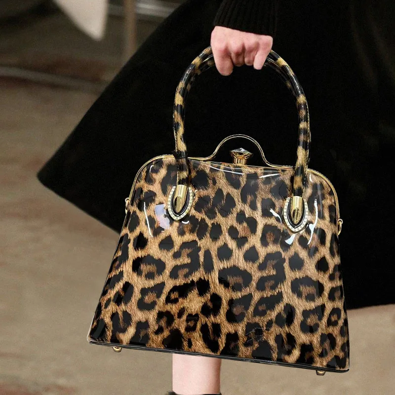 

Ladies' fashionable and personalized leopard print tote bag, large capacity elegant diamond embellished shoulder bag