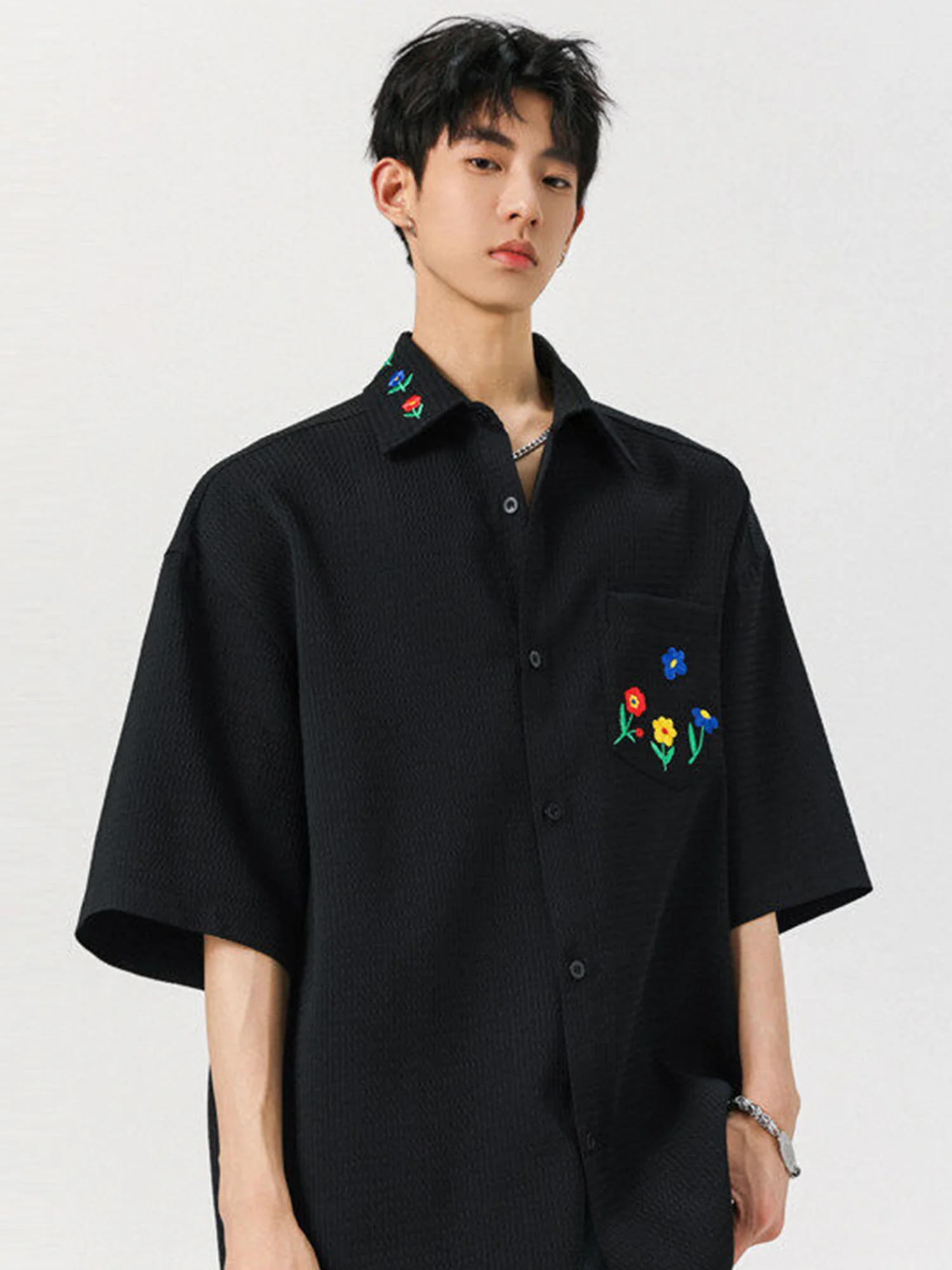 Elegant Embroidered Short Sleeve Men's Shirt Summer Youth Fashion Half Sleeve Floral Patterned Upper Apparel for Teens