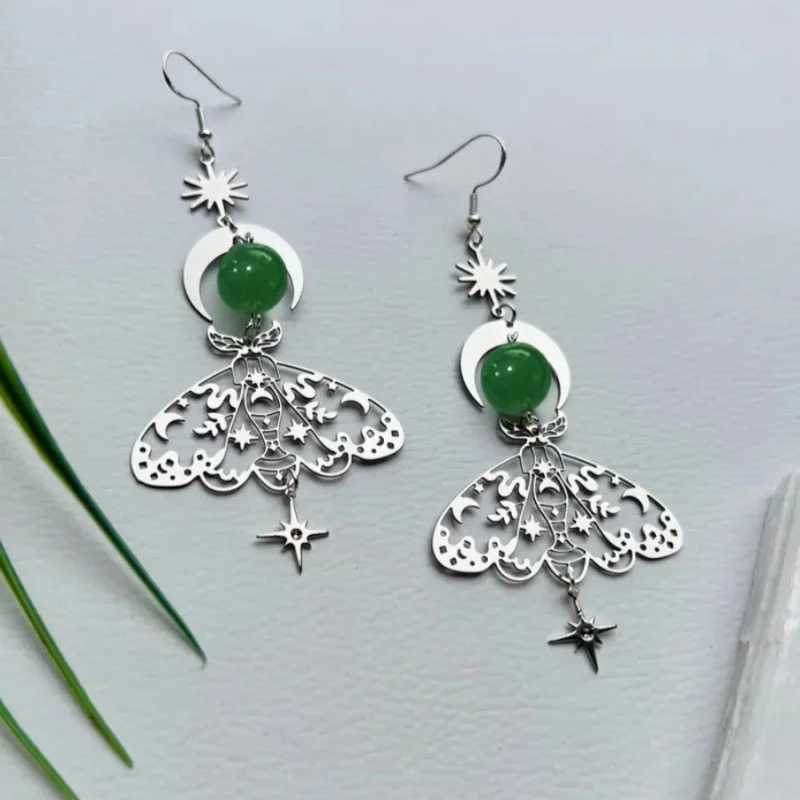 2 قطع رائعة الهيكل العظمي العثة نجمة القمر البوهيمي نمط الحجر الطبيعي معدن فضي اللون الأخضر اللون مطرز استرخى أقراط