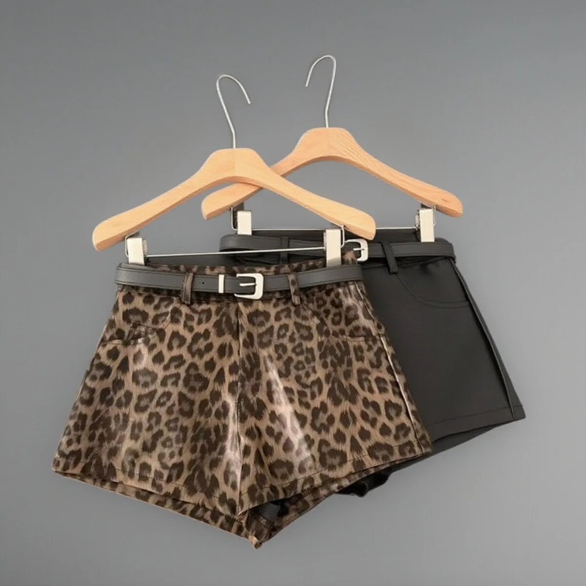 Retro American Leopard Print PU Leather Ultra-Short Pants Women Sexy Slimming A-Line  Skirt Hot Pants with Belt