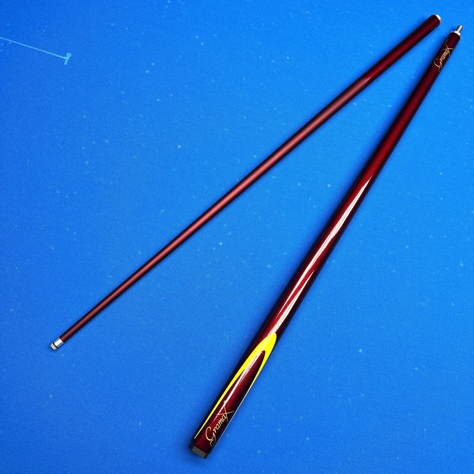 

Red 9.5mm Low Deflection Fiberglass Snooker Cue Durable High Quality Pool Billiard Stick for Sports & Entertainment