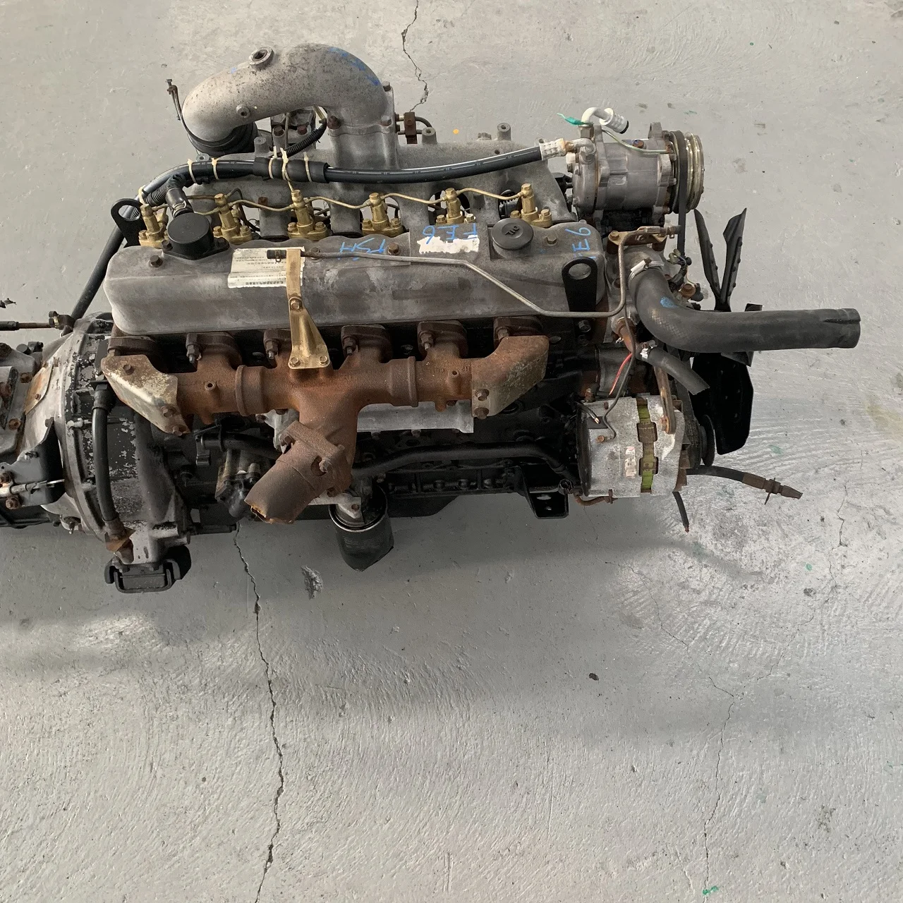 مجموعة محرك الديزل المستخدمة اليابان الأصلية المستخدمة لشاحنة نيسان FE6 6 أسطوانات 6.6L محرك مستعمل عالي الأداء على نطاق واسع