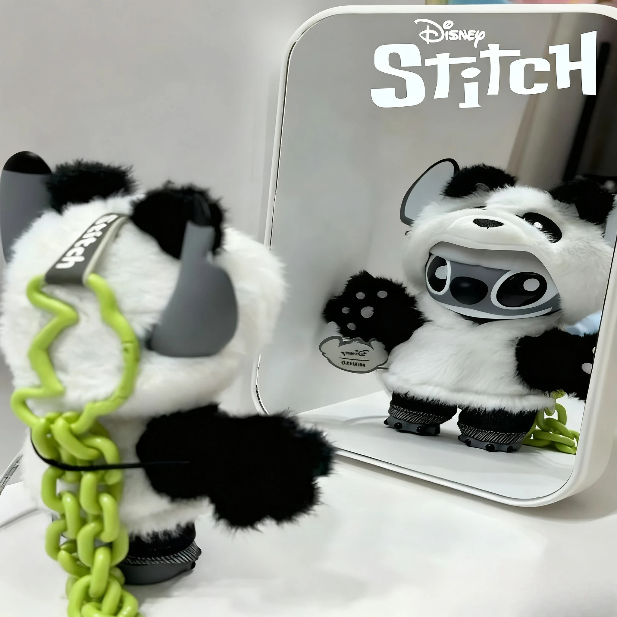 2025 novo miniso disney brinquedo de vinil ponto panda versão região chinesa limitada anime figura móvel ornamento de mesa chaveiro