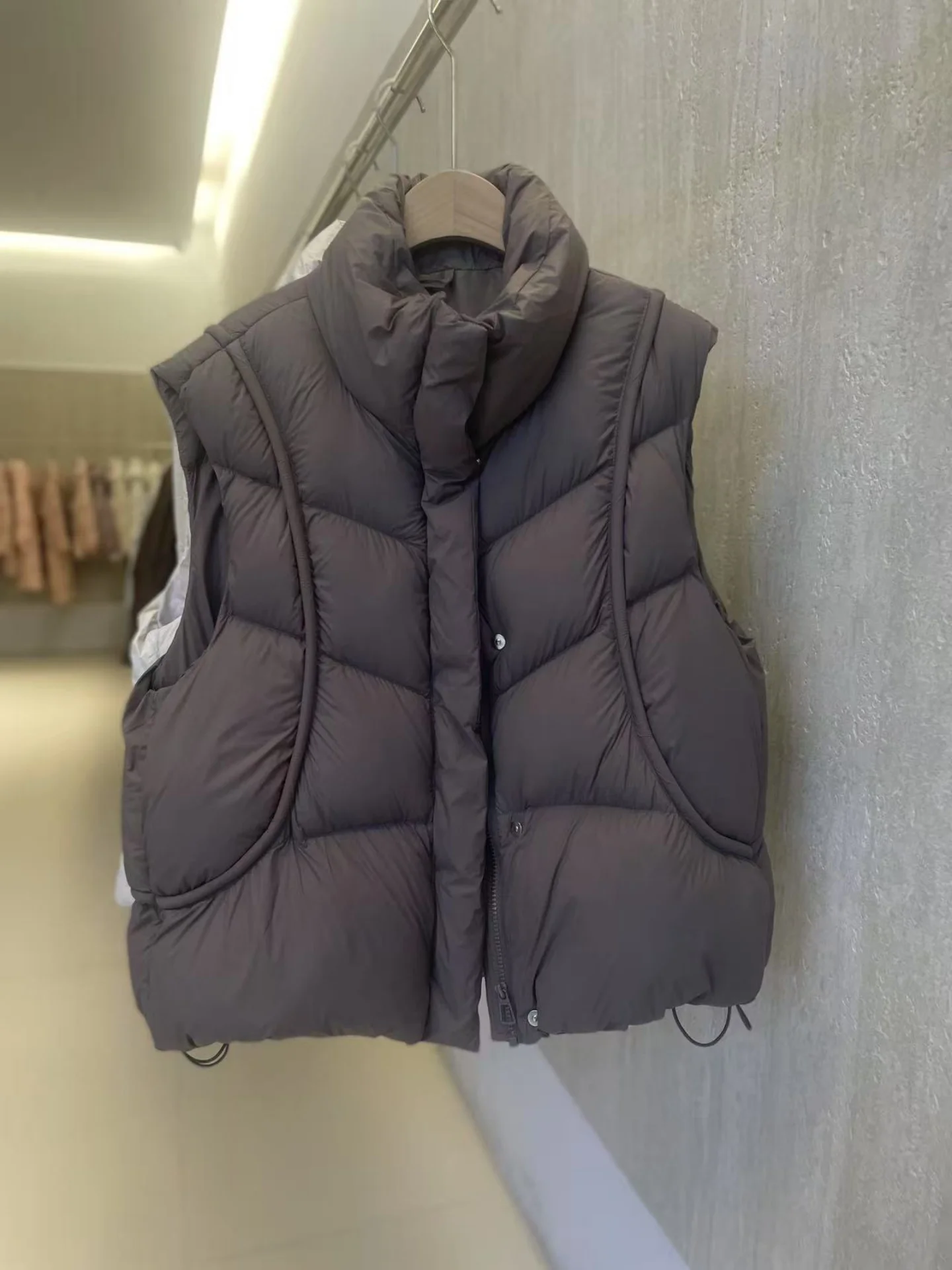 Neue verdickte Damen-Daunenjacke, alle passenden hochwertigen täglichen Pendelwesten, Winter, einfarbig, lockere Weste