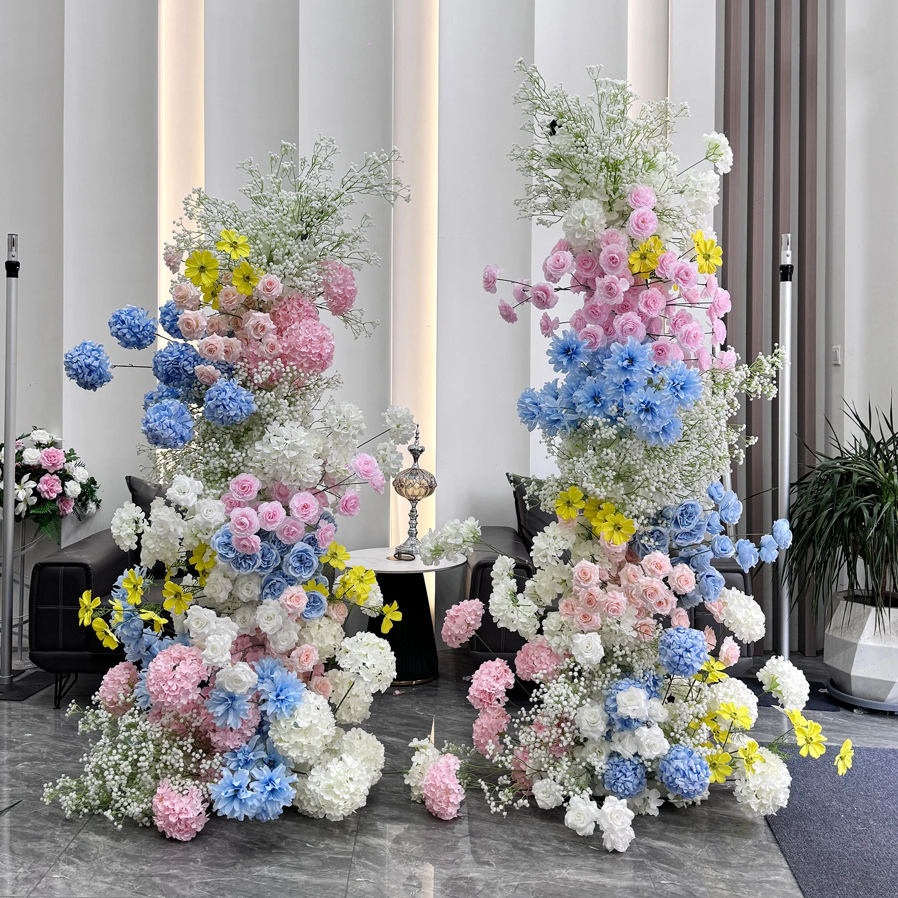 

Wedding decoration floral arrangement blue horn arch flower flower fake flower handmade photography background arrangement