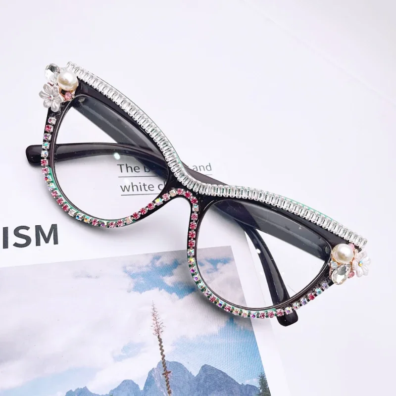 

2023 New Diamond Sunglasses Ladies Brand Designer Party Ladies Glasses Rhinestone Season Pearl Eyewear Lunette De Soleil Femme