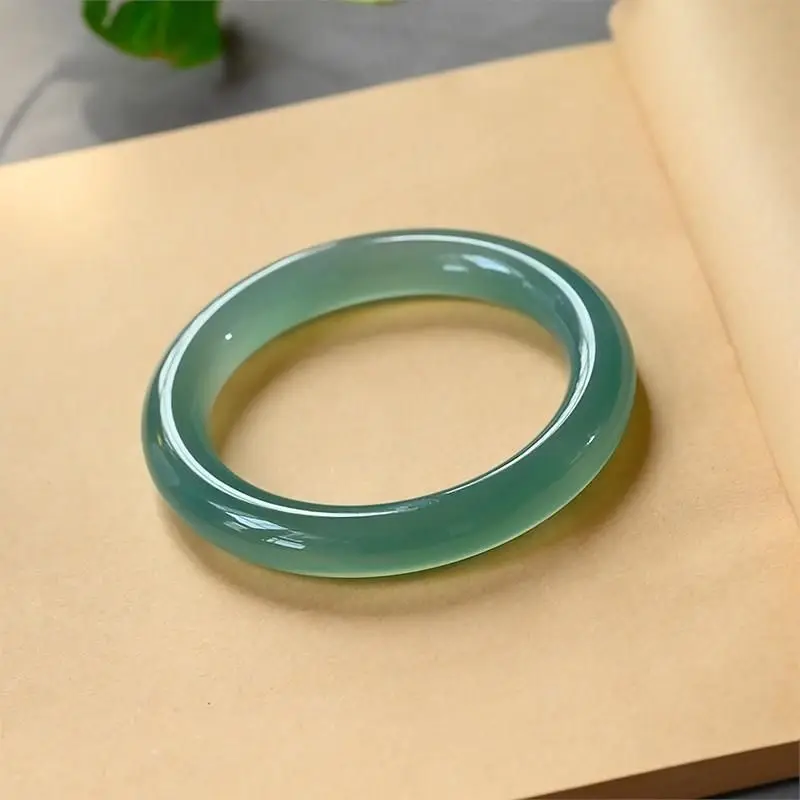 Ice transparent green agate fat round strip distant mountain daiyu marrow agate bracelet