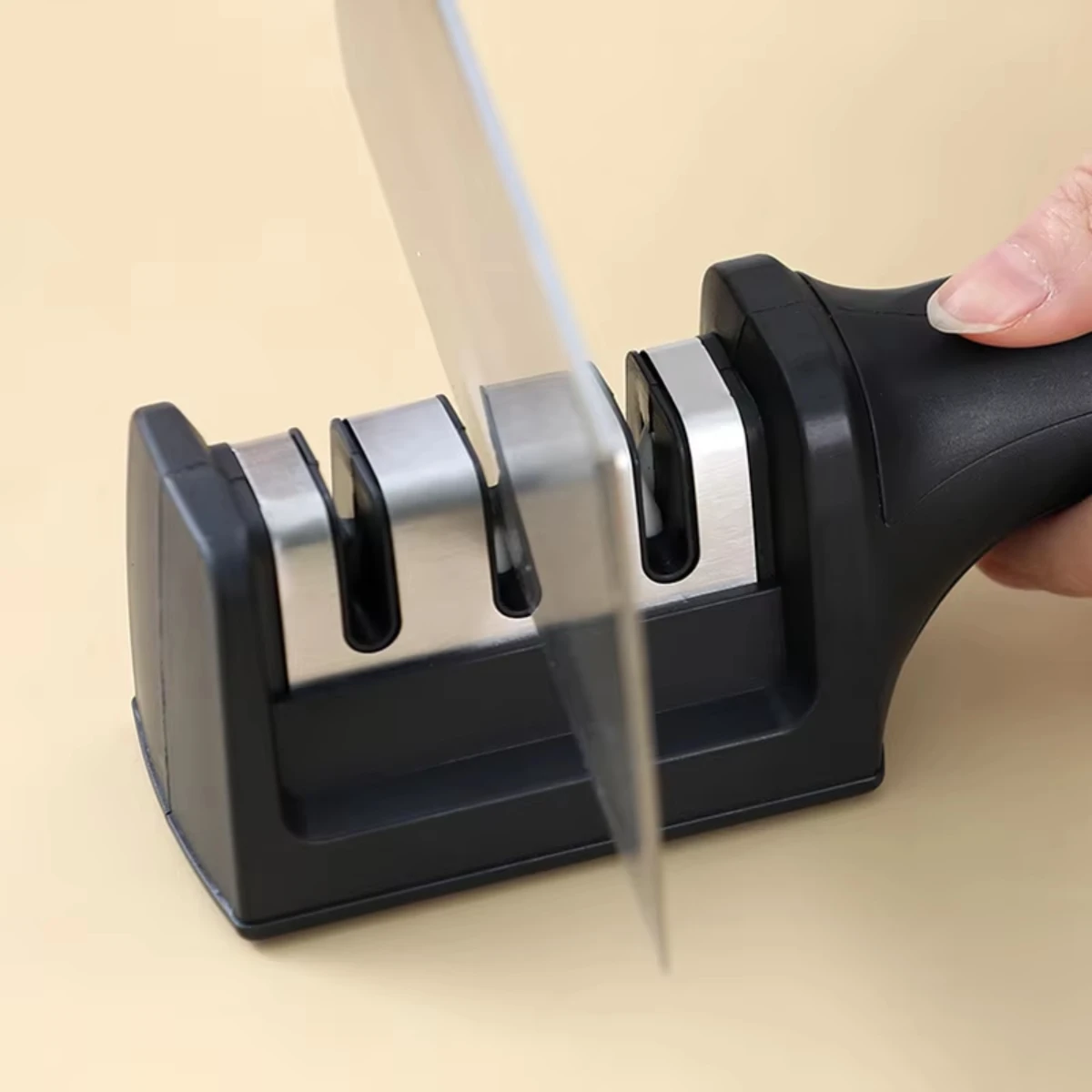 Messerschärfer Handheld Multifunktions-3 Stufen Typ Schnellschärfwerkzeug mit rutschfester Basis Küchenmesser Zubehör Gadget