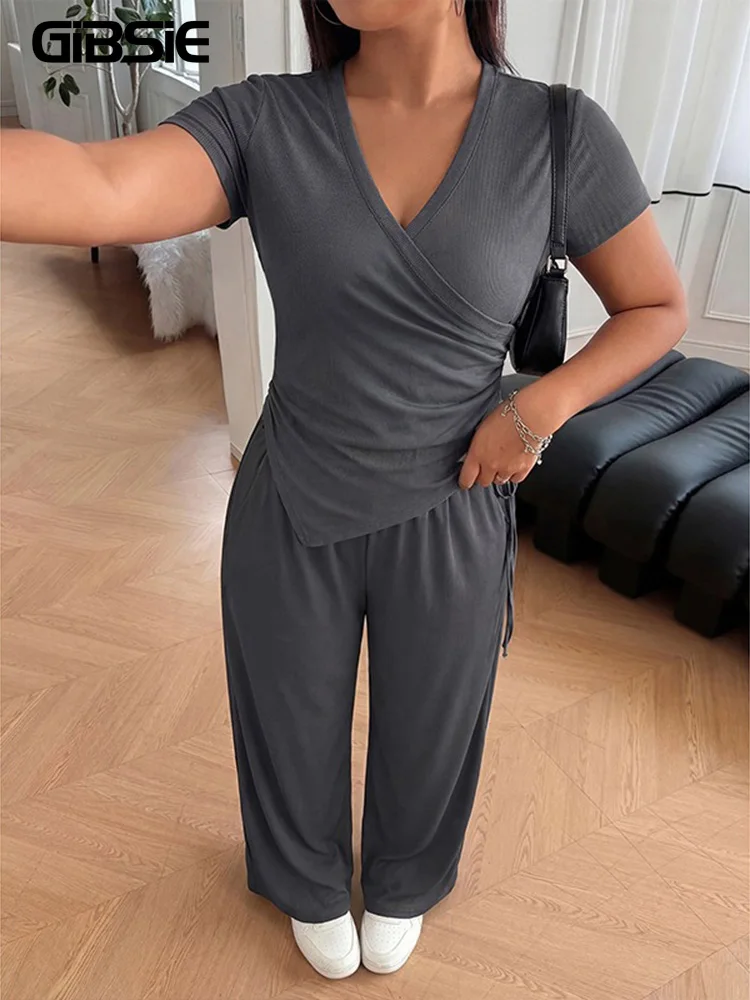 

Женский комплект GIBSIE больших размеров: летний топ с V-образным вырезом, коротким рукавом и асимметричным подолом, однотонные повседневные брюки с широкими штанинами, комплект из двух предметов