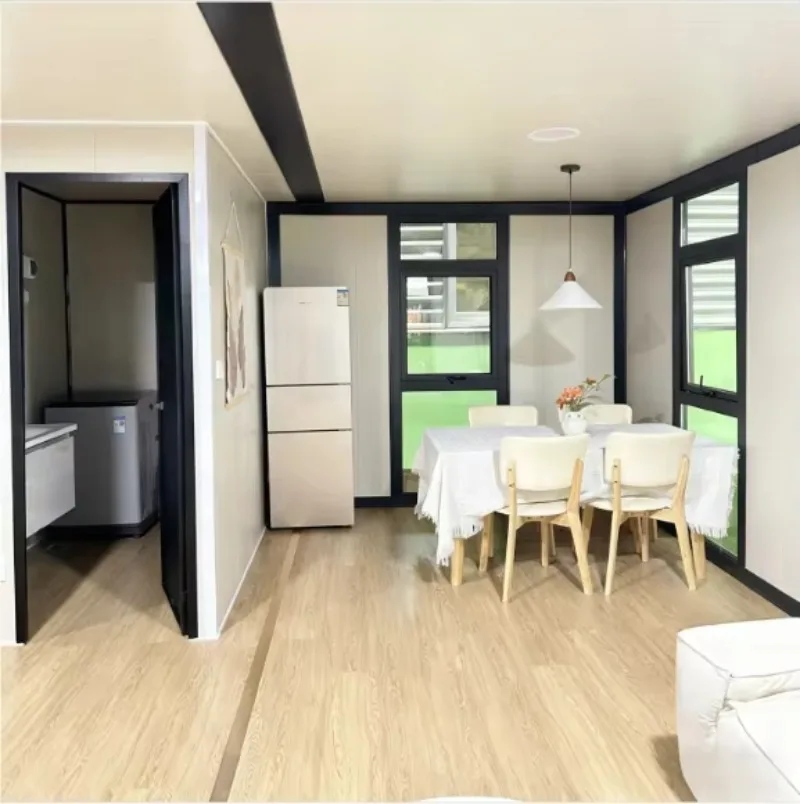 Modern Steel Sandwich Panel Wooden 2 Bedroom Mobile Villa Hotel Expansion House Waterproof Luxury Modular Home Bar Supermarket
