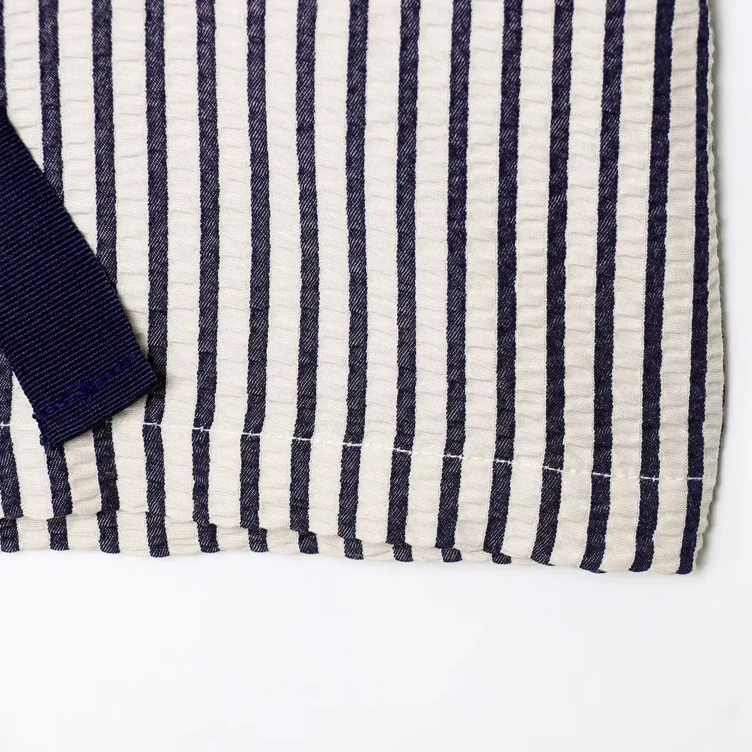 KEYANKETIAN été nouveau femmes rayé à manches courtes col en v papillon nœud décoration couverture chemise femmes petit haut