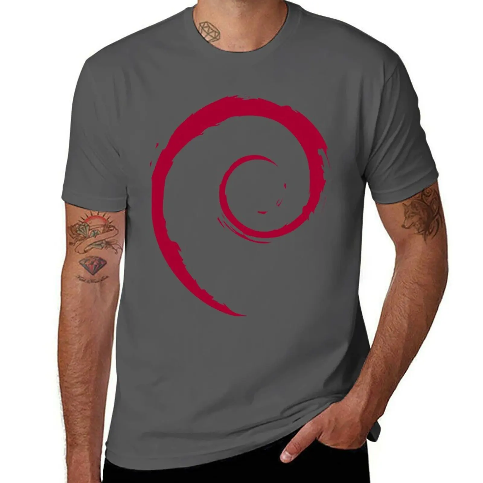 Debian هو نظام تشغيل وتوزيع للبرمجيات المجانية. تي شيرت رجل تي شيرت فاخر تي شيرت رجل مصمم تي شيرت #3