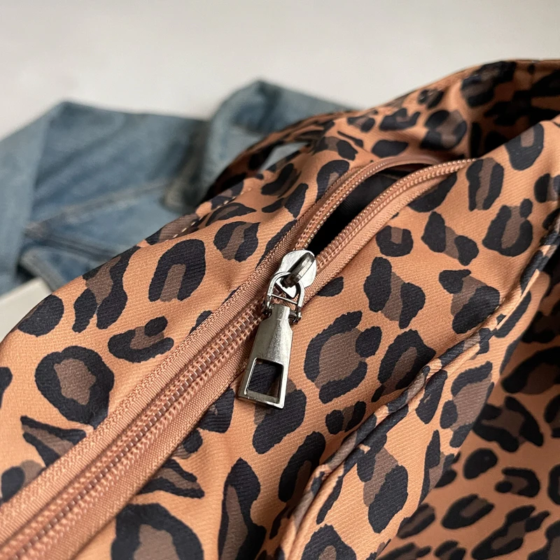 Leopard Canvas Tote Bag Women\'s Large Capacity Bag 2024 New Trendy Handheld Commuter Bag Versatile One Shoulder Mommy Bag