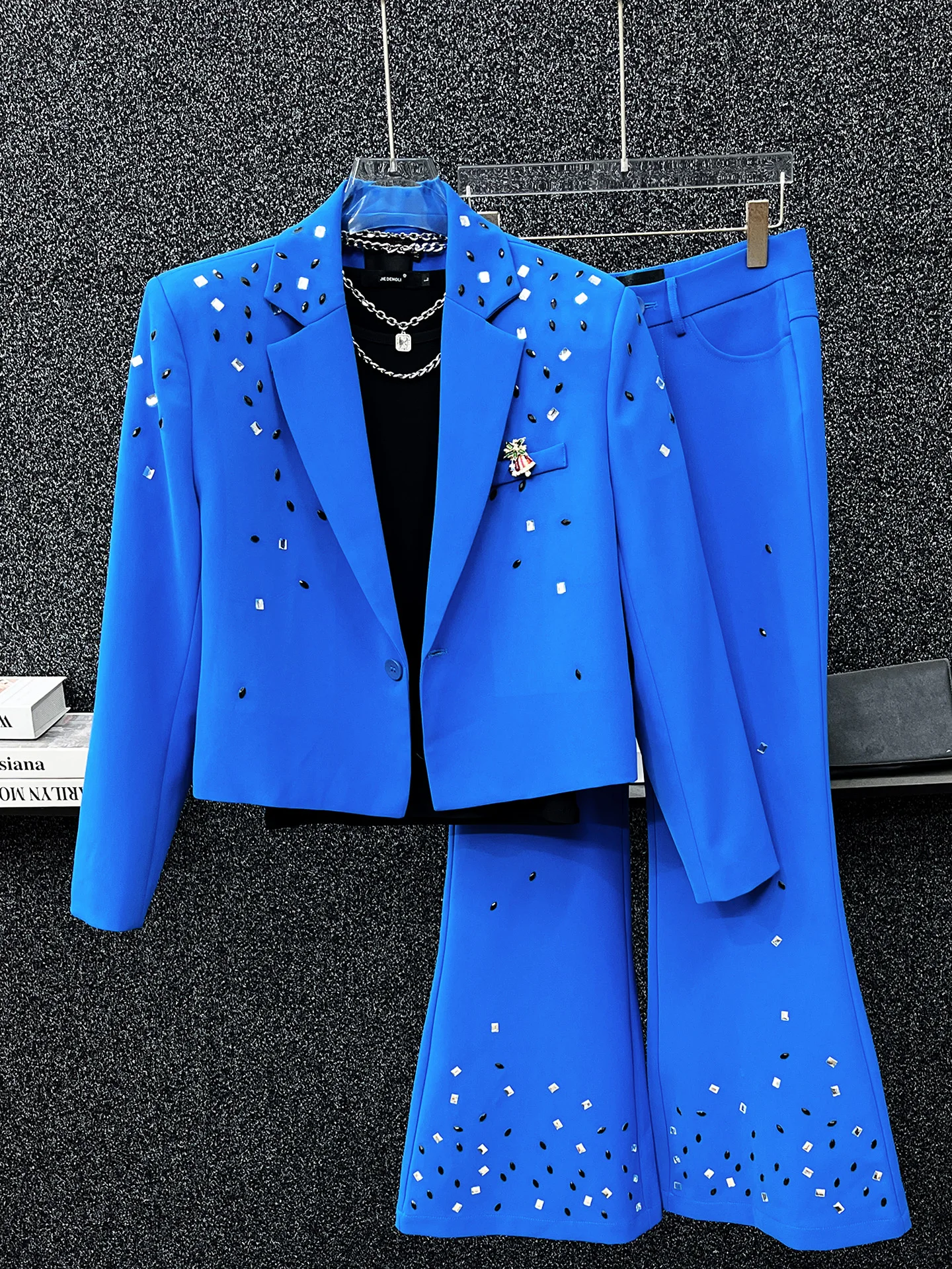 elegant-blue-short-padded-shoulder-men's-suit-set-sparkling-trendy-personality-flash-diamond-west-coat-casual-loose-fit-metal