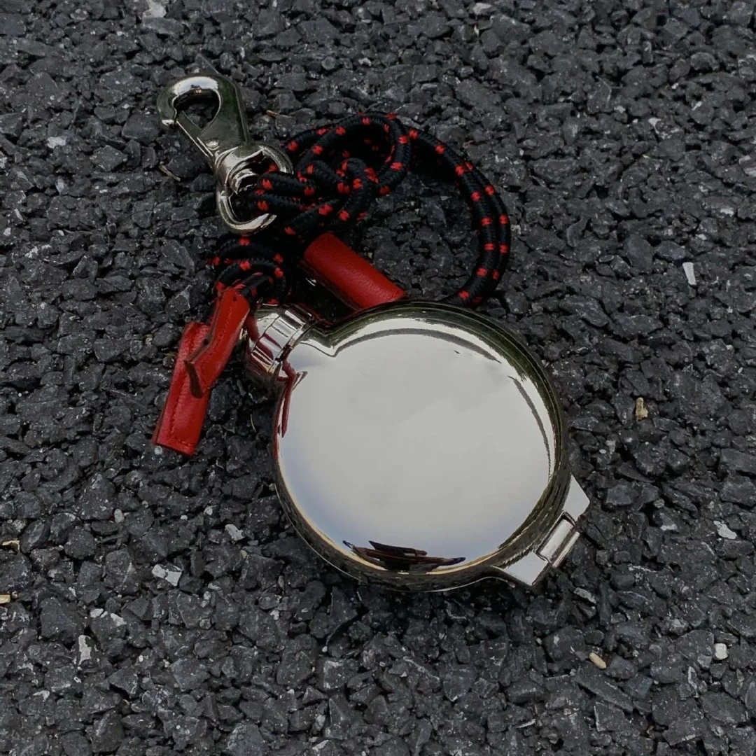 

Новая металлическая пепельница из сплава, портативная, роскошная, высококачественная, индивидуальный дизайн, брюки, подвеска на талии, украшение, женские элитные подарки ﻿