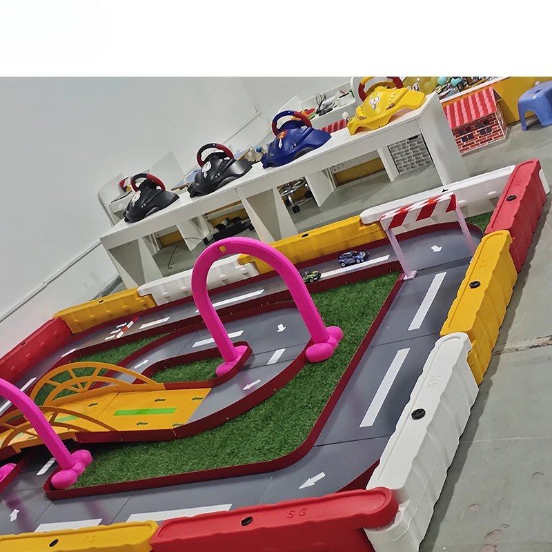 Outdoor square rail car children's playground equipment amusement park racing park stall project