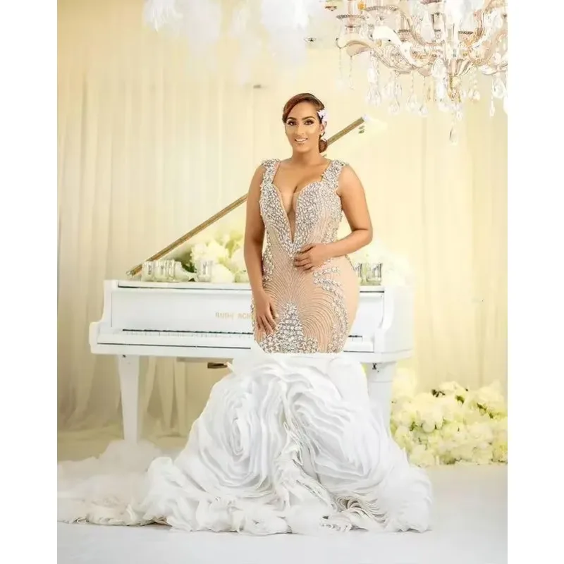 Abiti da sposa personalizzati con cristalli di perline di lusso arabi taglie forti Abiti da sposa con strascico staccabile sexy a sirena senza schienale