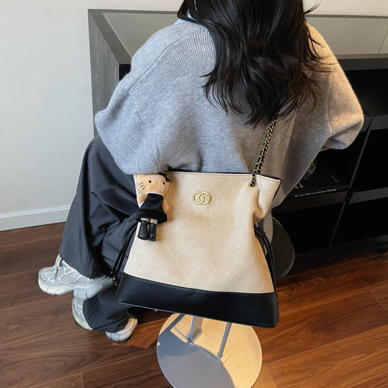 محفظة أنيقة من جلد الغزال البوهيمي 2025 حقيبة دلو كبيرة أنيقة غير رسمية للنساء حقيبة كتف كروسبودي