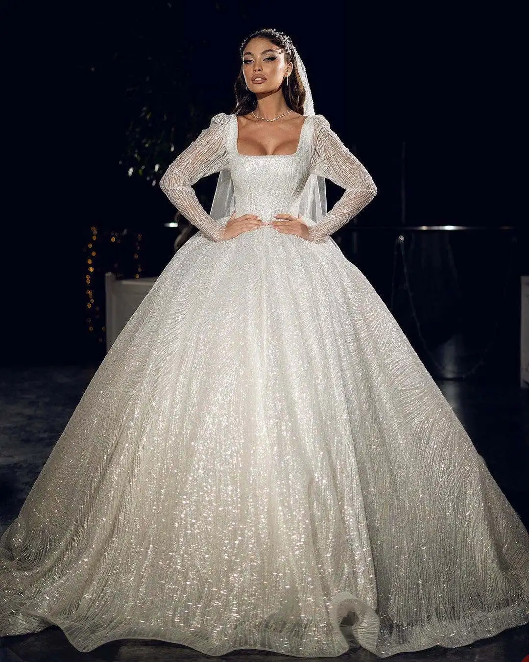 Sparkling Ball Gown Wedding Dresses Beading Lace Square Collar Long Sleeve Bridal Gown Sweep Train Vestido De Noiva Customized