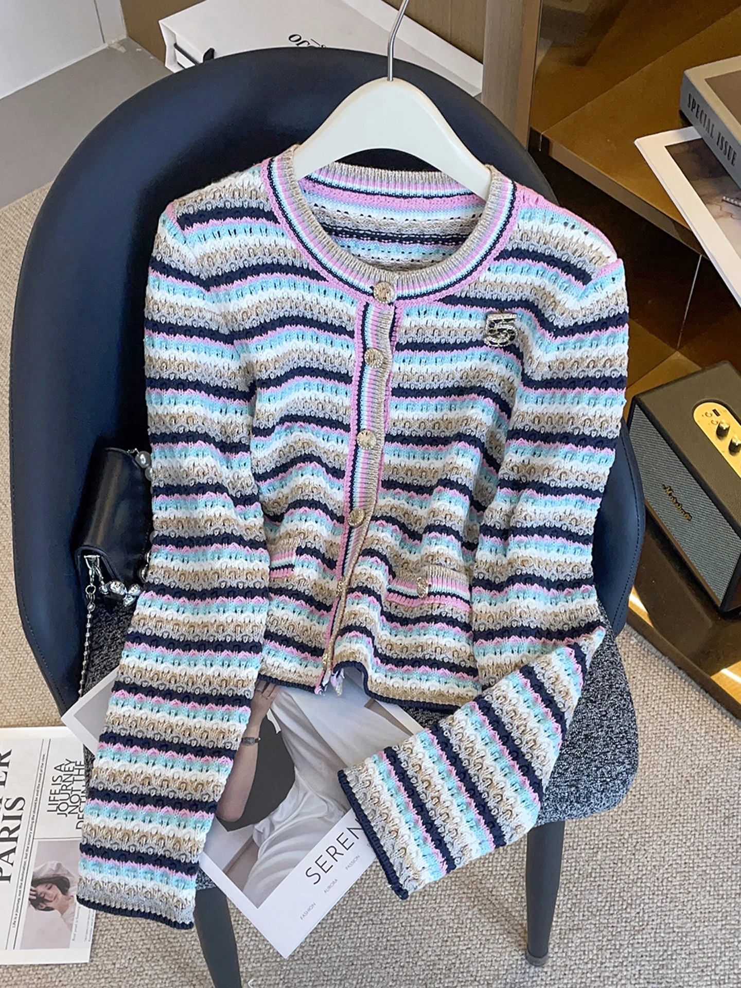 

Высококачественный женский вязаный кардиган, свитер, пальто в полоску, маленький дух, осень-зима, модные поездки на работу, простой ре...