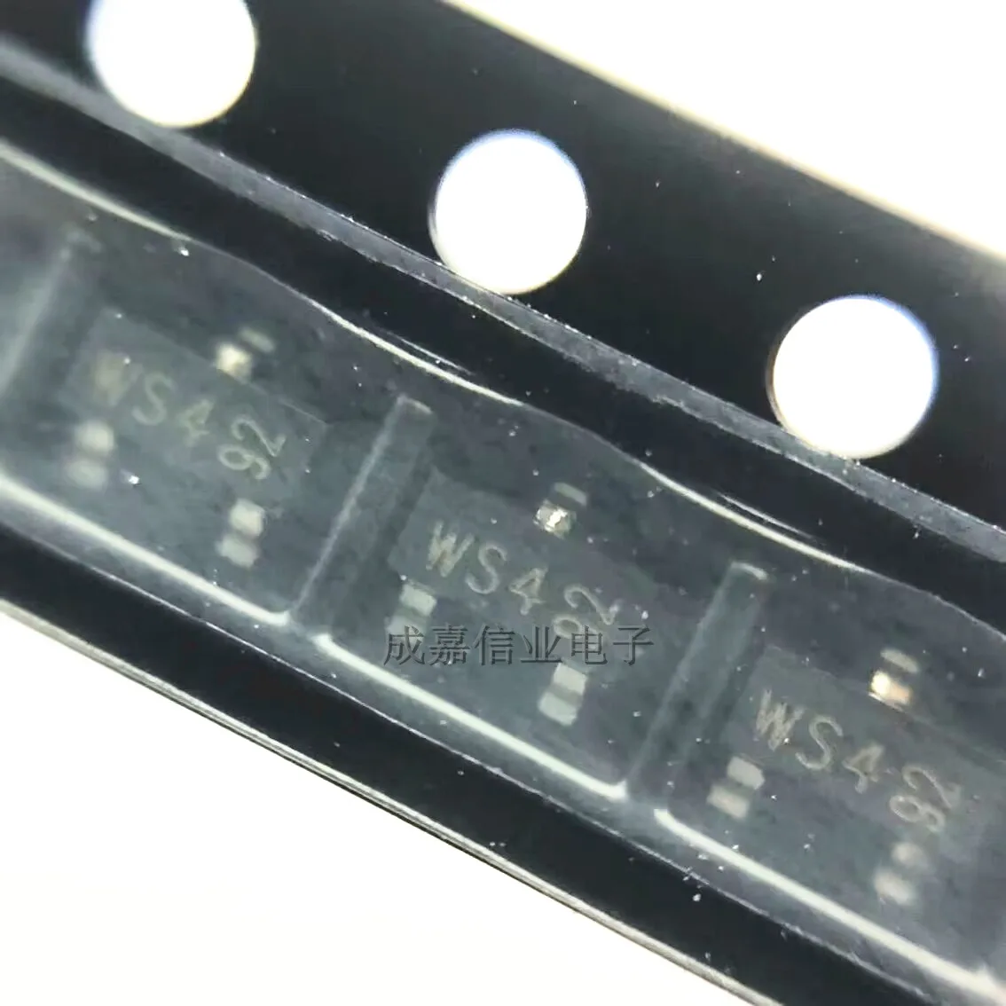 100pcs/Lot BZX84-B3V9 SOT-23-3 MARKING;WS4 Diode Zener Single 3.9V 2% 250mW 3-Pin Operating Temperature:- 65 C-+ 150 C