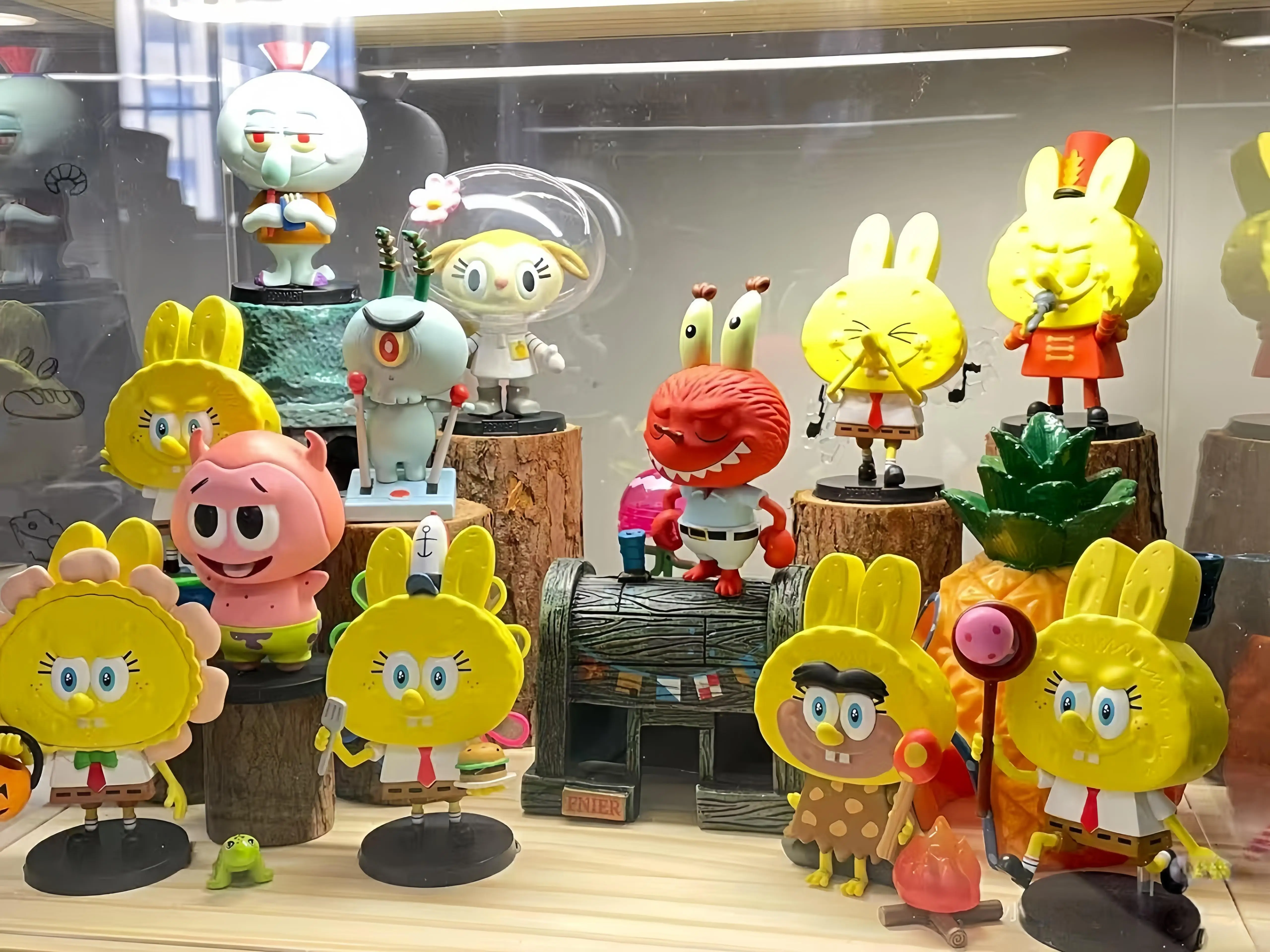 

Оригинальные квадратные штаны Popmart Labubu Губка Боб, ручная слепая коробка, куклы, милые креативные подарки, модные украшения