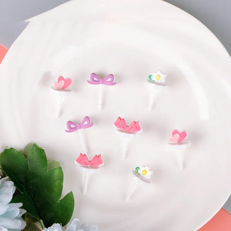 漫画のフルーツフォーク,愛の心の弓,ミニカップケーキのデザートスティック,子供の食べ物の選択,つまようじ,子供のお弁当箱の装飾