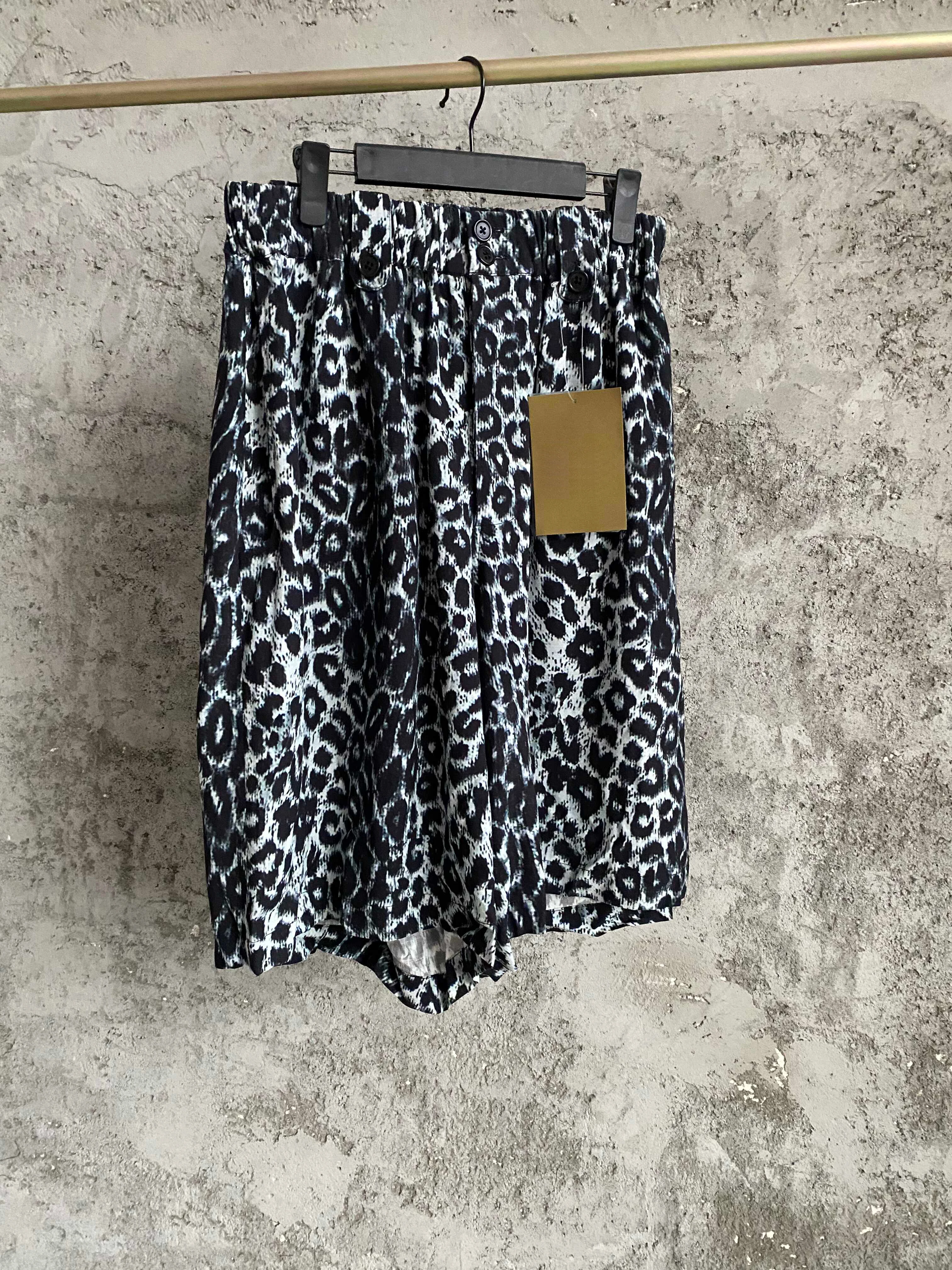 

TOP-YAMAMOTO leopard print shorts, Hirata Kazuhiro, Japanese loose casual pants, thin mid-waist capri pants