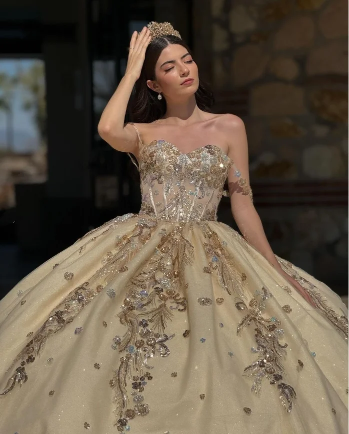 Vestido de quinceañera de princesa Noble, tul champán, Apliques de encaje, cuentas de cristal, purpurina, escote en forma de corazón, vestidos de baile personalizados, 2025