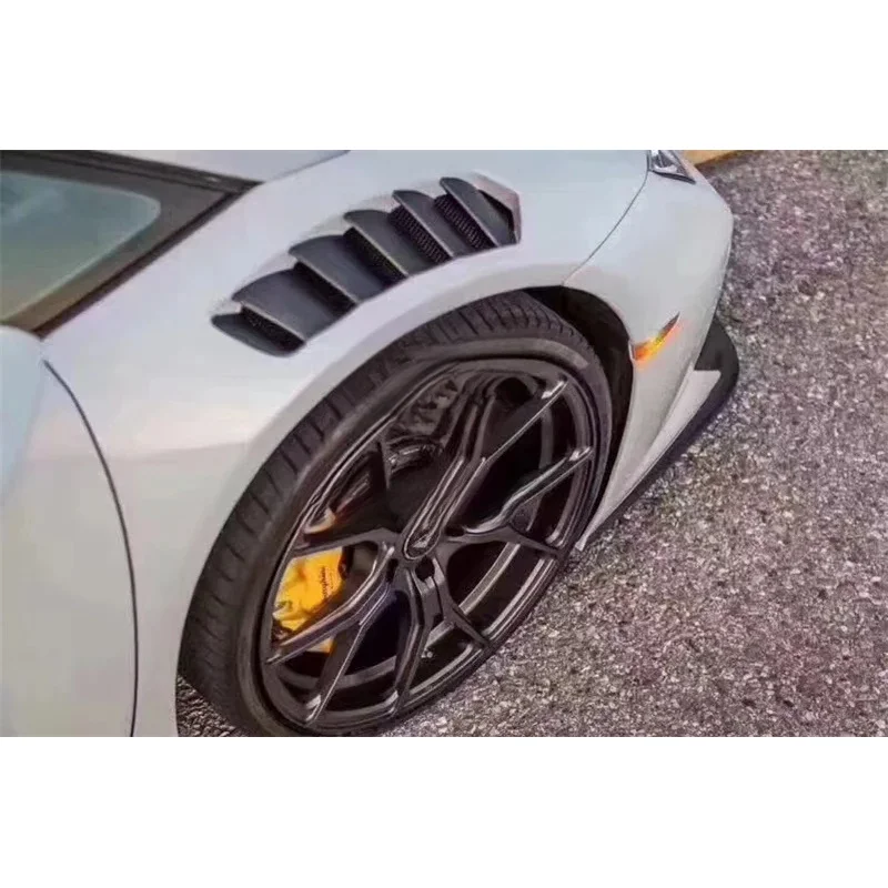 A Pair of High-quality Dry Carbon Forged V-style Peorated Mudguards  Huracan LP580 LP610 Body Kit