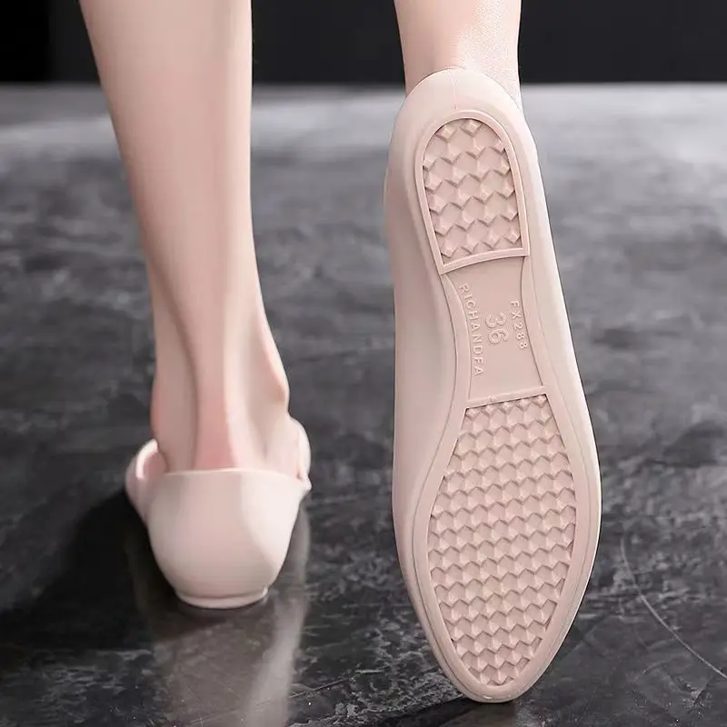 2024 nuova scarpa da pioggia Slip-On poco profonda da donna estiva suola morbida sandali in gelatina di cristallo antiscivolo suola piatta scarpa Casual impermeabile