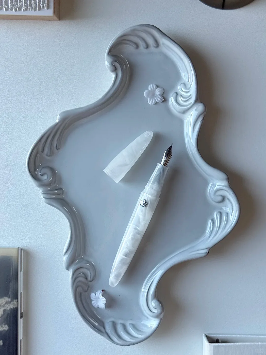 

Awesome LIY (Live In You) Серия FUTURE Перьевая ручка из смолы Фиолетовый Прованс Градиент 0,38/0,5 мм Чернильная ручка для письма Подарочная коллекция