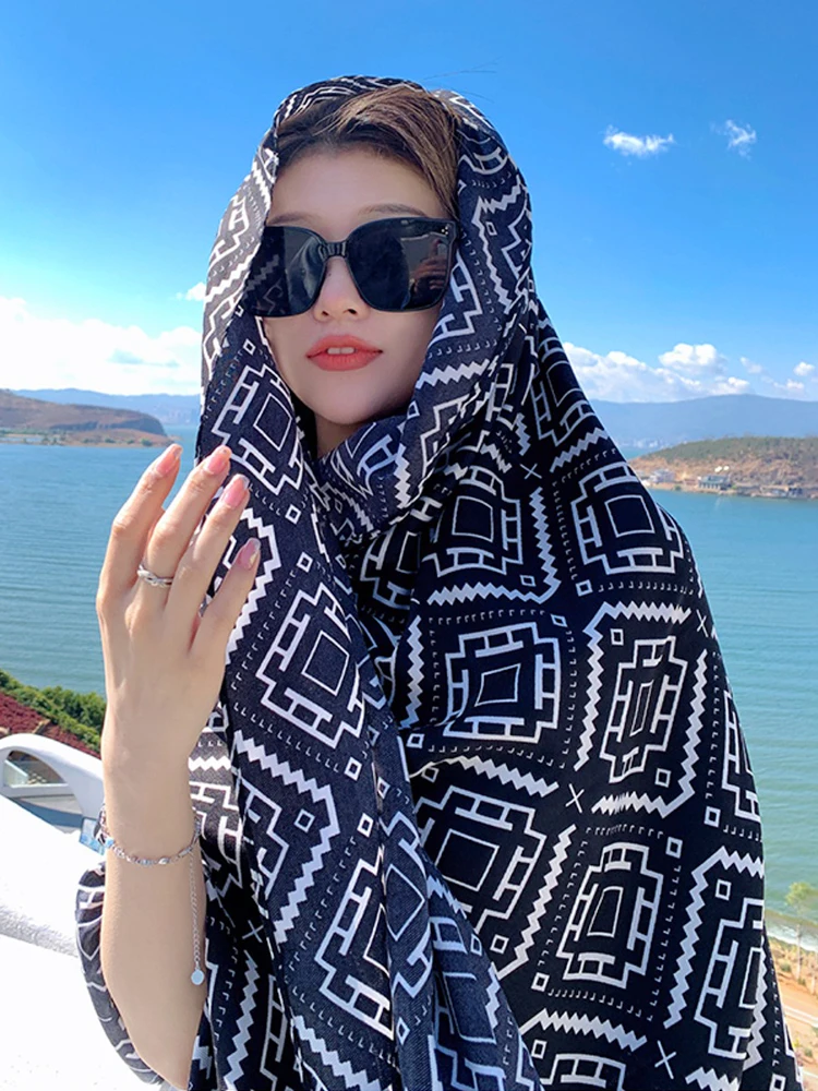 New Summer Chiffon Hijab Elegant Women Silk Scarf Travel Plaid Mujer Shawl Bandana Sarong Beach Wrap Scarve Pareo Bufanda Stoles