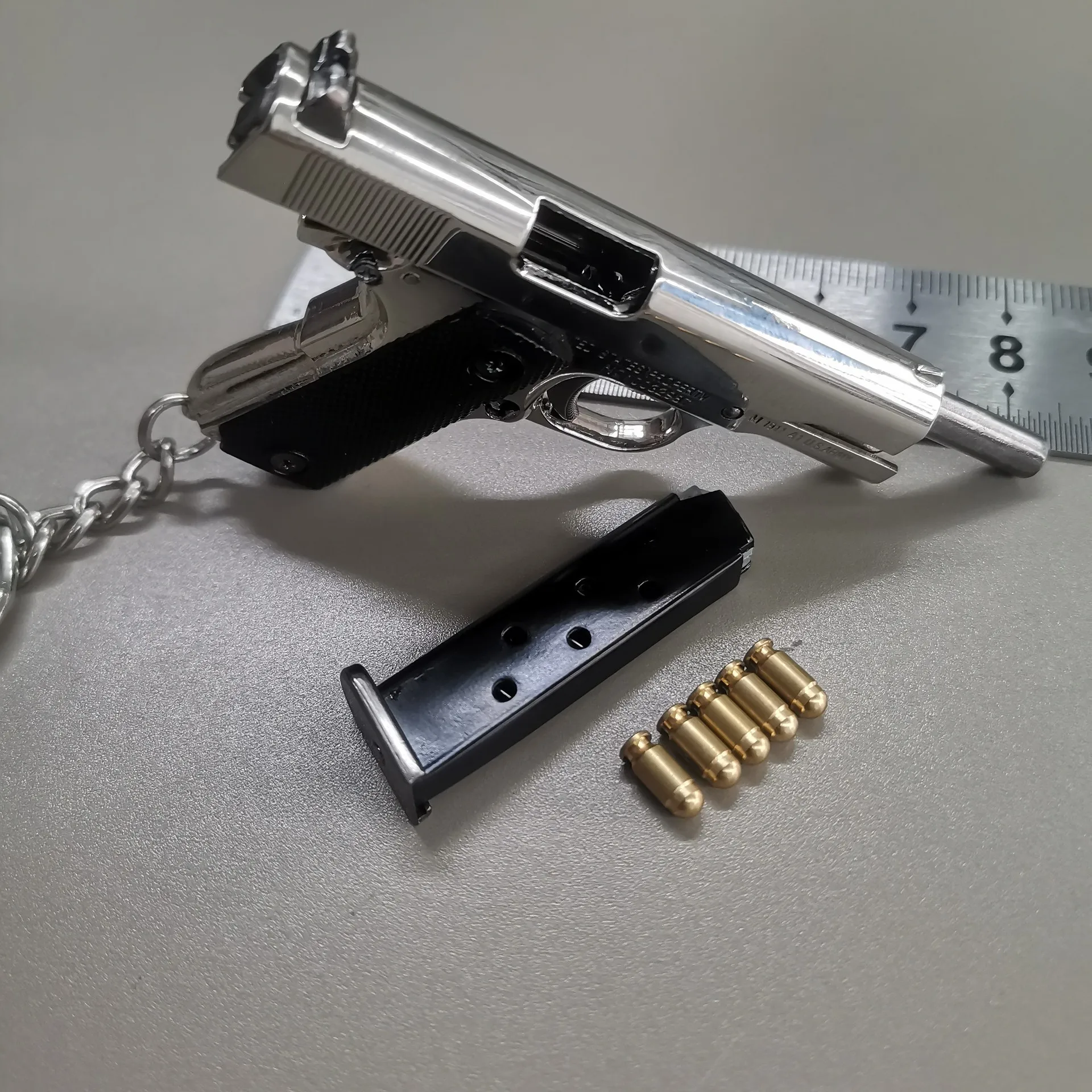 1:3 Full Alloy M1911 Pistol Shell Eject Mini Toy Gun Model Detachable Keychain Fake Gun for Boy Collection Adults Gift