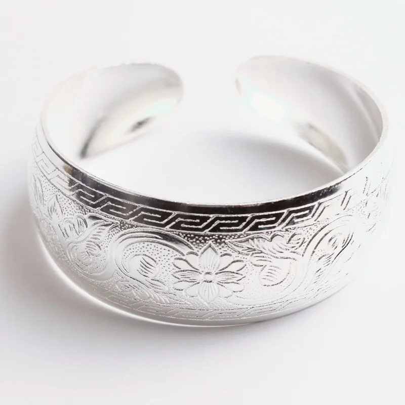 Modisches, silberfarbenes Tibet-Armreif-Armband für Damen, Boho-Ethno-Stil, Metall, geschnitzte Blumen, Zigeuner-, Stammes-, afghanischer und indischer Schmuck. – Detail 5
