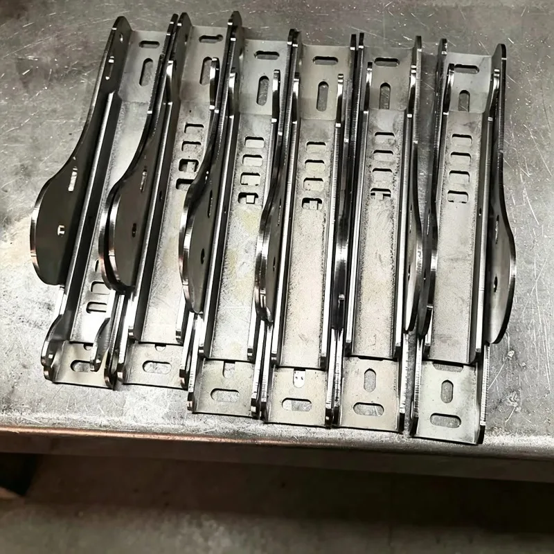 OEM Custom 1mm Steel Plate Sheet Metal Parts, Laser Cutting Bending Stamping Processing, Industrial Hardware Accessories