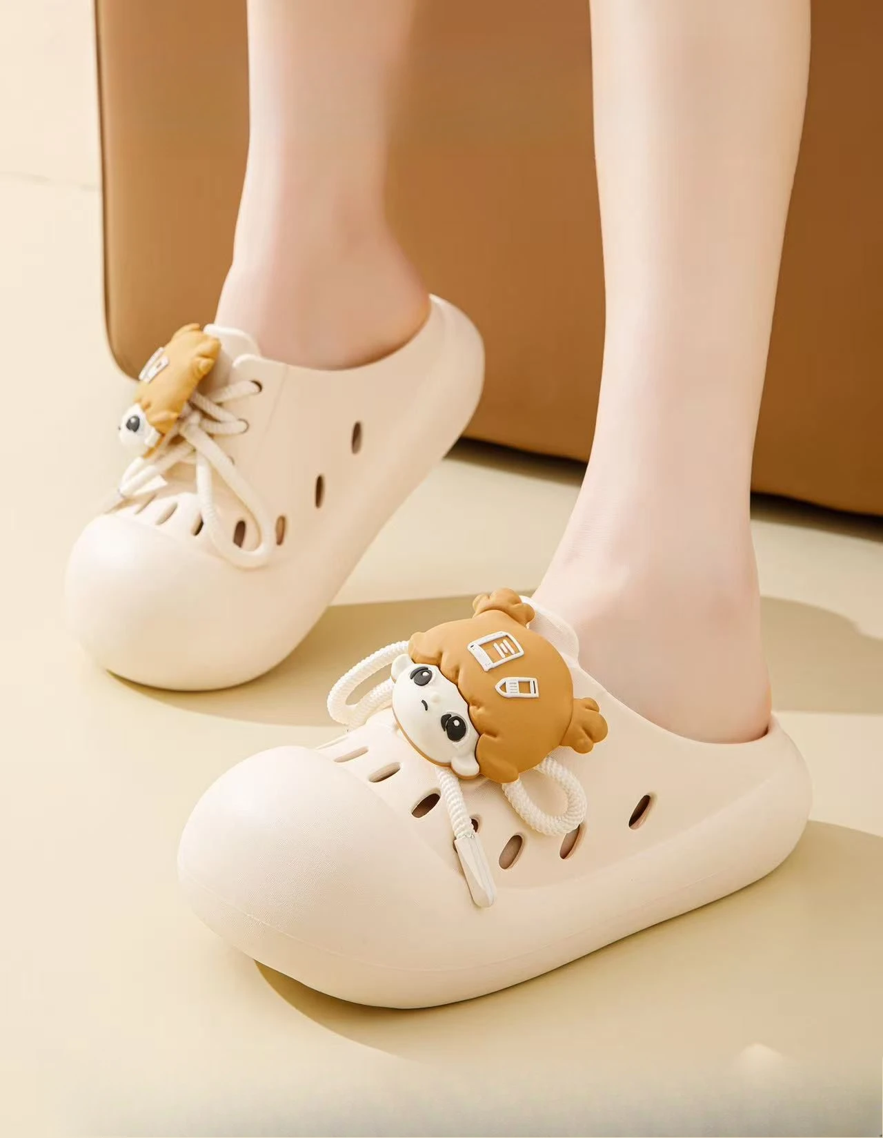 

Summer 2025 new home and outdoor Baotou cartoon can be worn outside thick soled EVA anti slip hole shoes for women