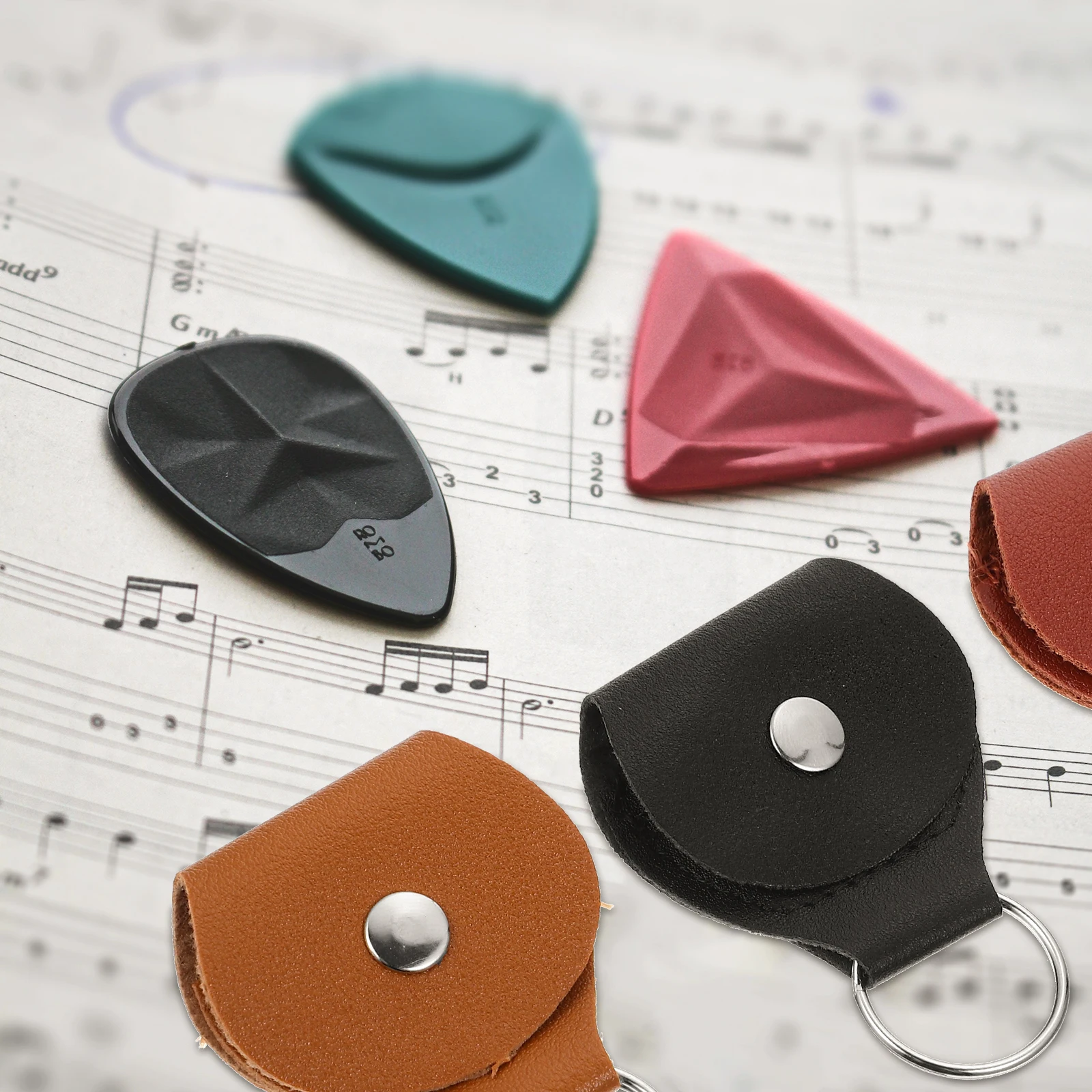 

9pcs Guitar Picks Keychain PU Alloy Storage Bag Compact Organizer Durable Waterproof Dustproof Anti-Scratch Vibration