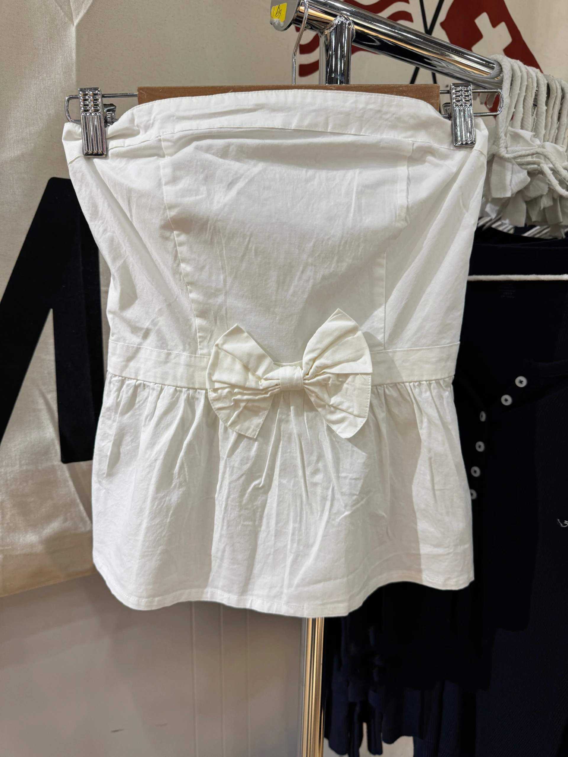 

Милый белый топ с бантом, женский новый сексуальный эластичный топ без бретелек сзади, повседневный хлопковый жилет без рукавов, милые укороченные топы на бретелях в консервативном стиле