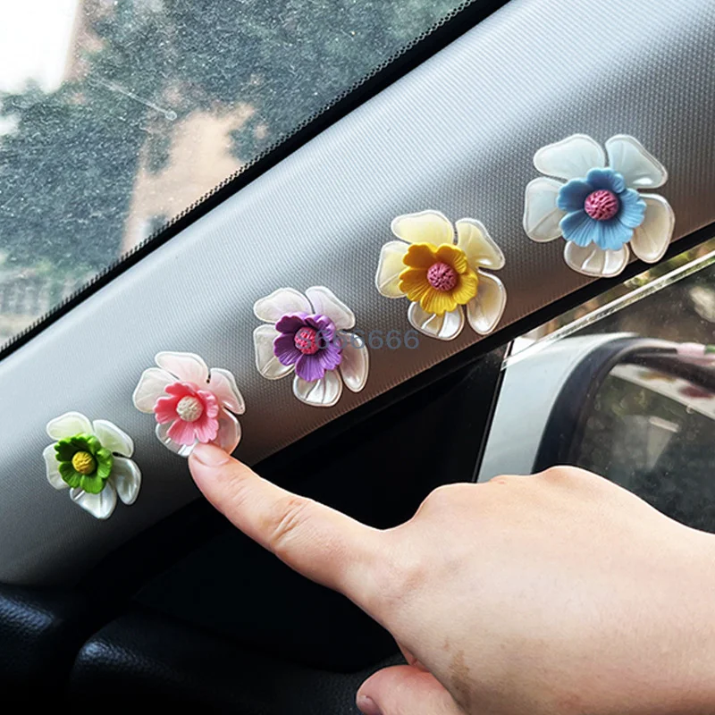 

Cute Creative Car Mounted Ornaments Auto Interior Dashboard Accessories For Girls Gifts Rotating Small Windmill Model Decor