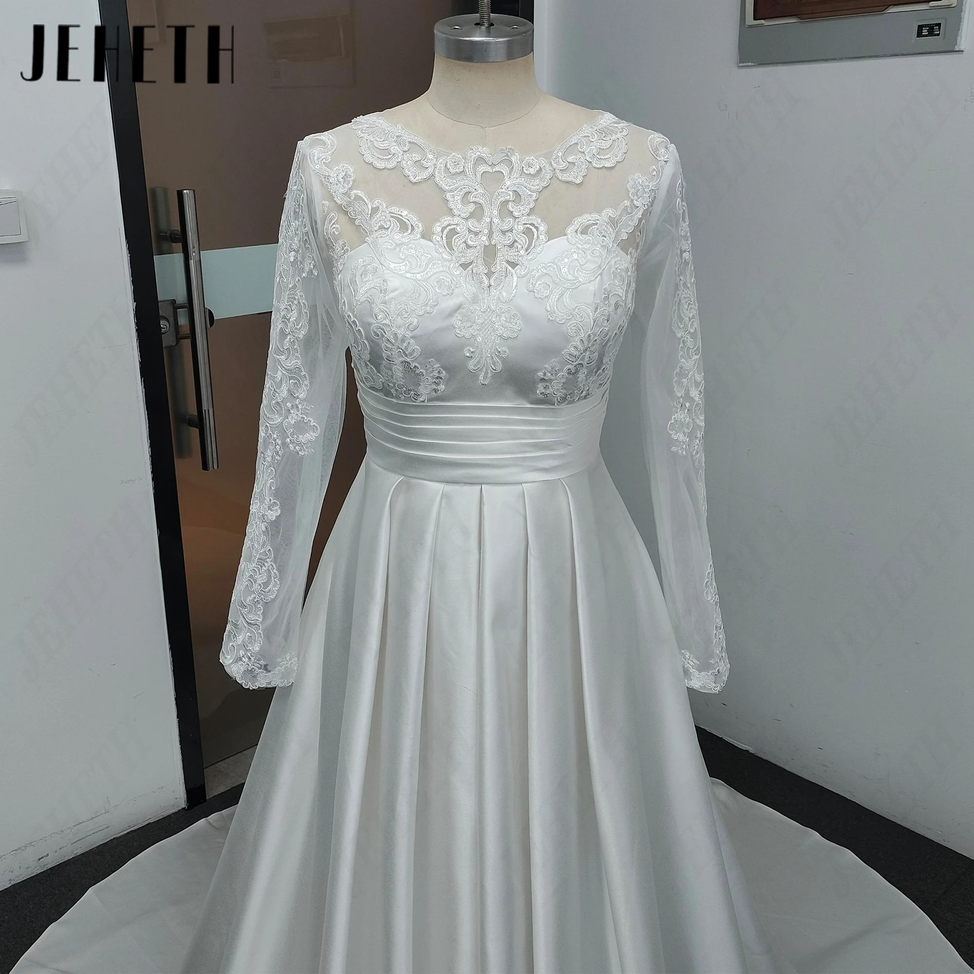 JEHETH Elegant Lange Ärmel Satin Brautkleid A-Linie Spitze Applikationen Mit Tasche Brautkleider Rundhals 2027 Personalisiert Brautkleider Kehrauschlepp Vintage Große Größe Illusion Rücken Für Frauen – Detail 5